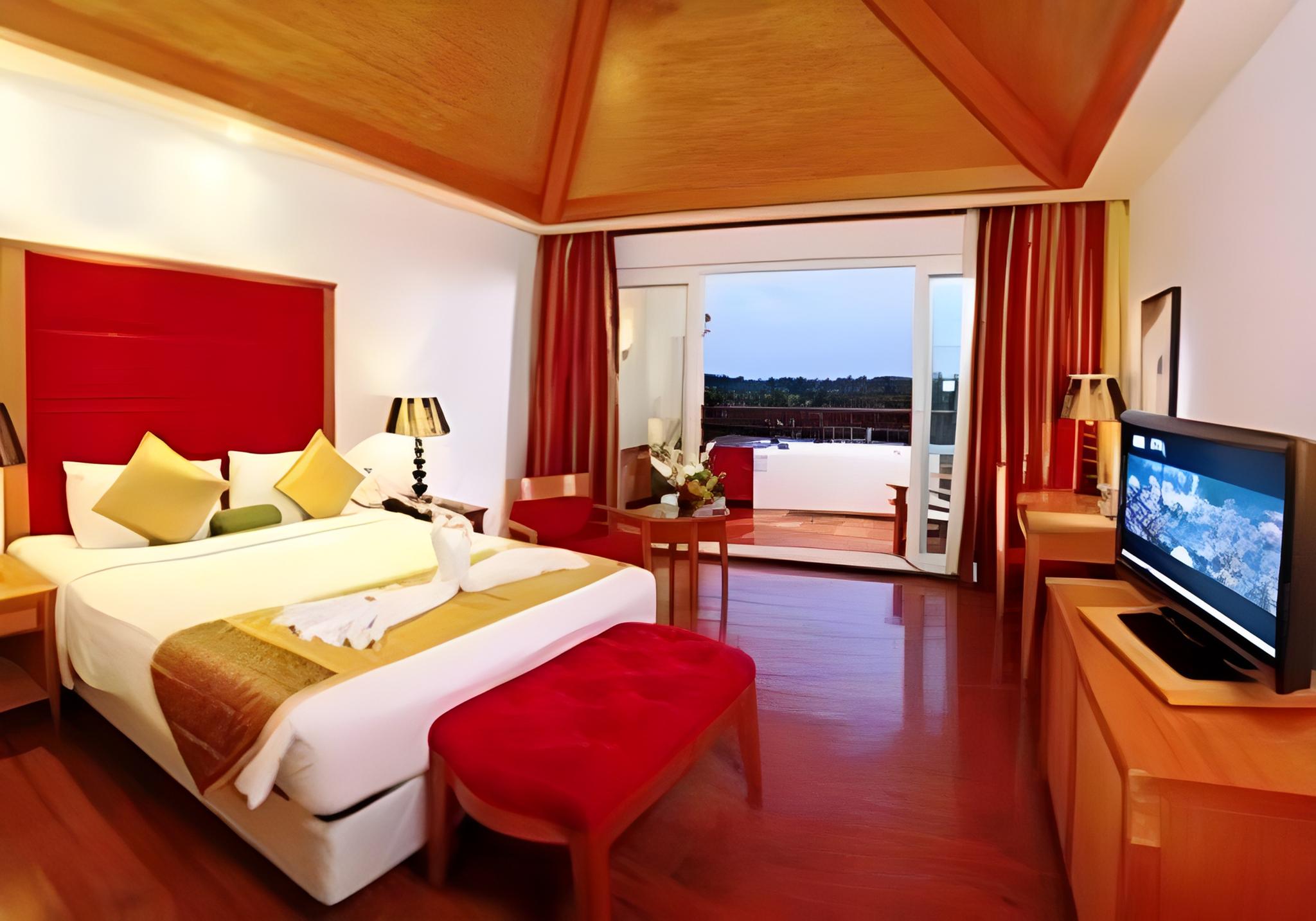 Suite, King Bed, Outdoor Bath