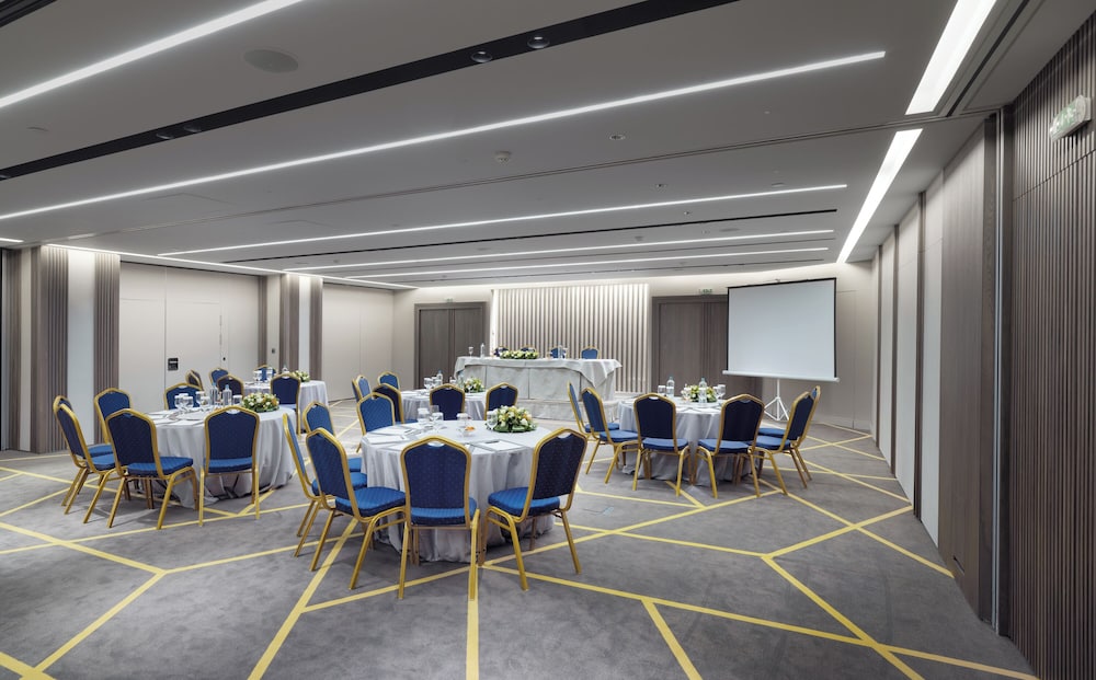 NJV Athens Plaza 71/75