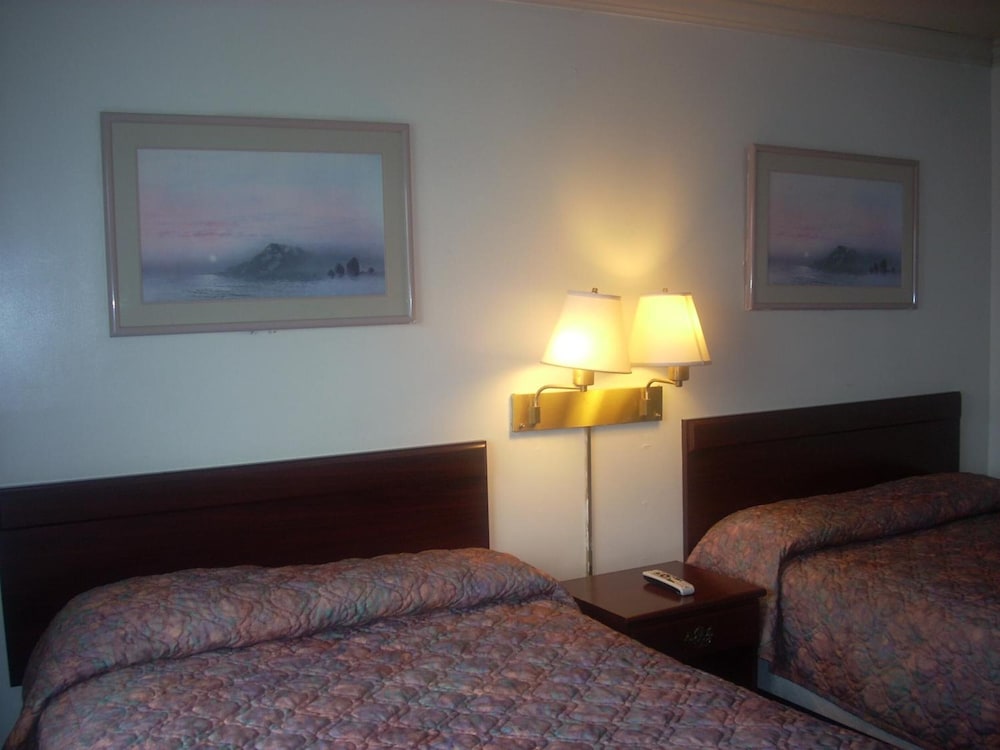 Economy Inn Monterey 18/31