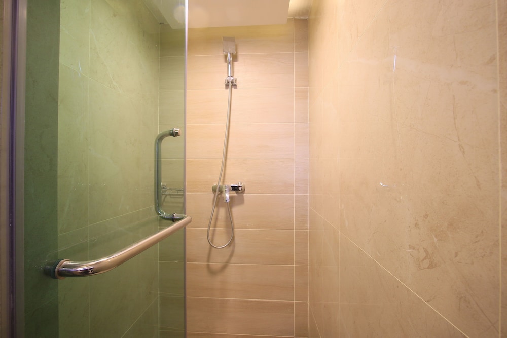 Pratunam Atrium Hotel 42/44