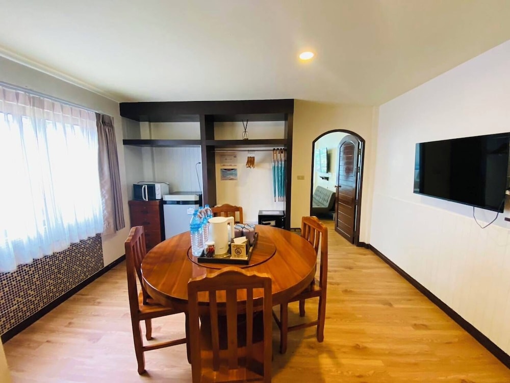 Talay Sai Hotel At Thung Wua Laen 57/76