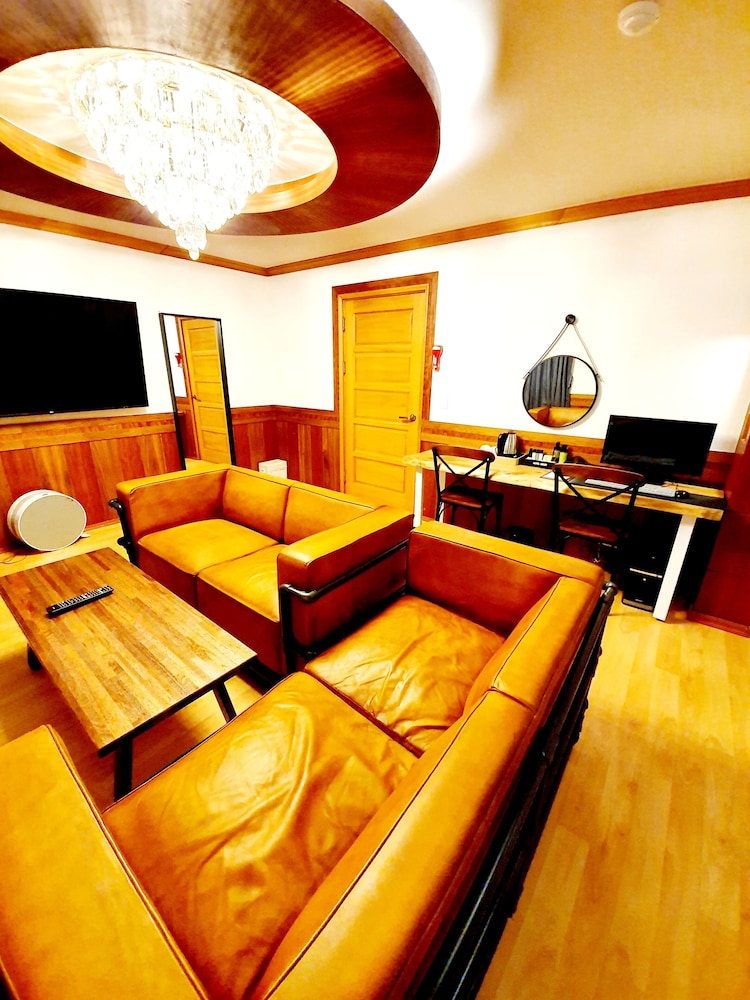 Uneed Hotel 30/60