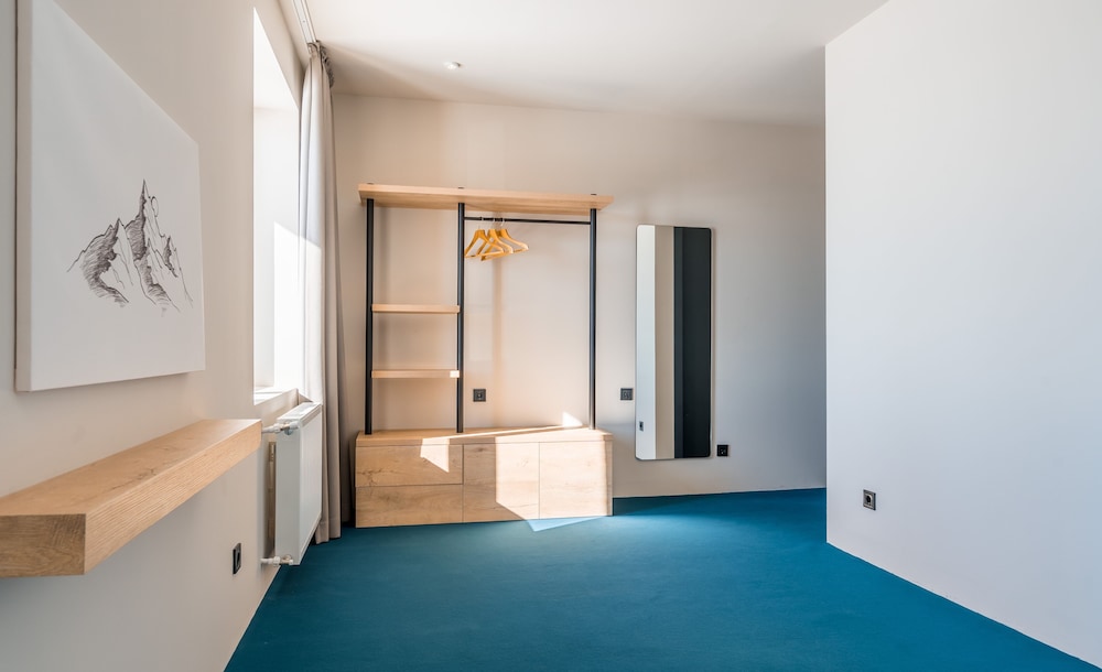Alpina Hotel 50/50
