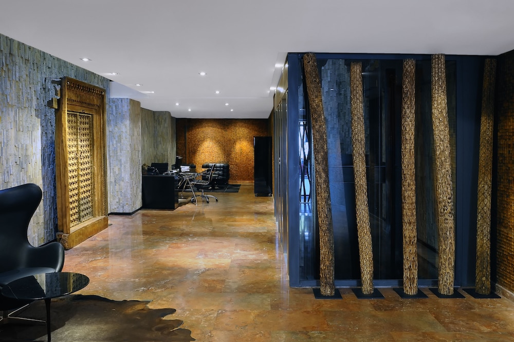 Lobby at Suites Avenue, BARCELONA