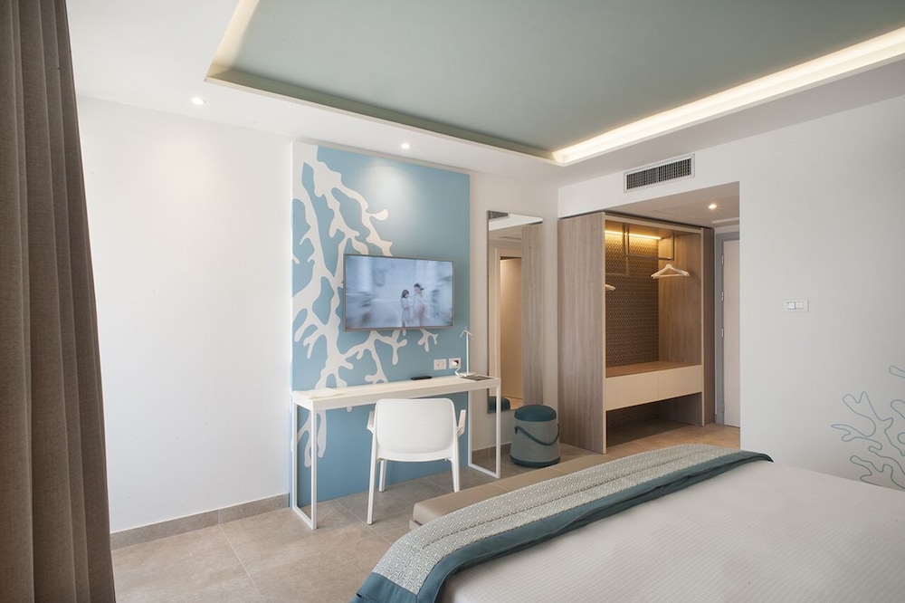 Modica Beach Resort 35/75