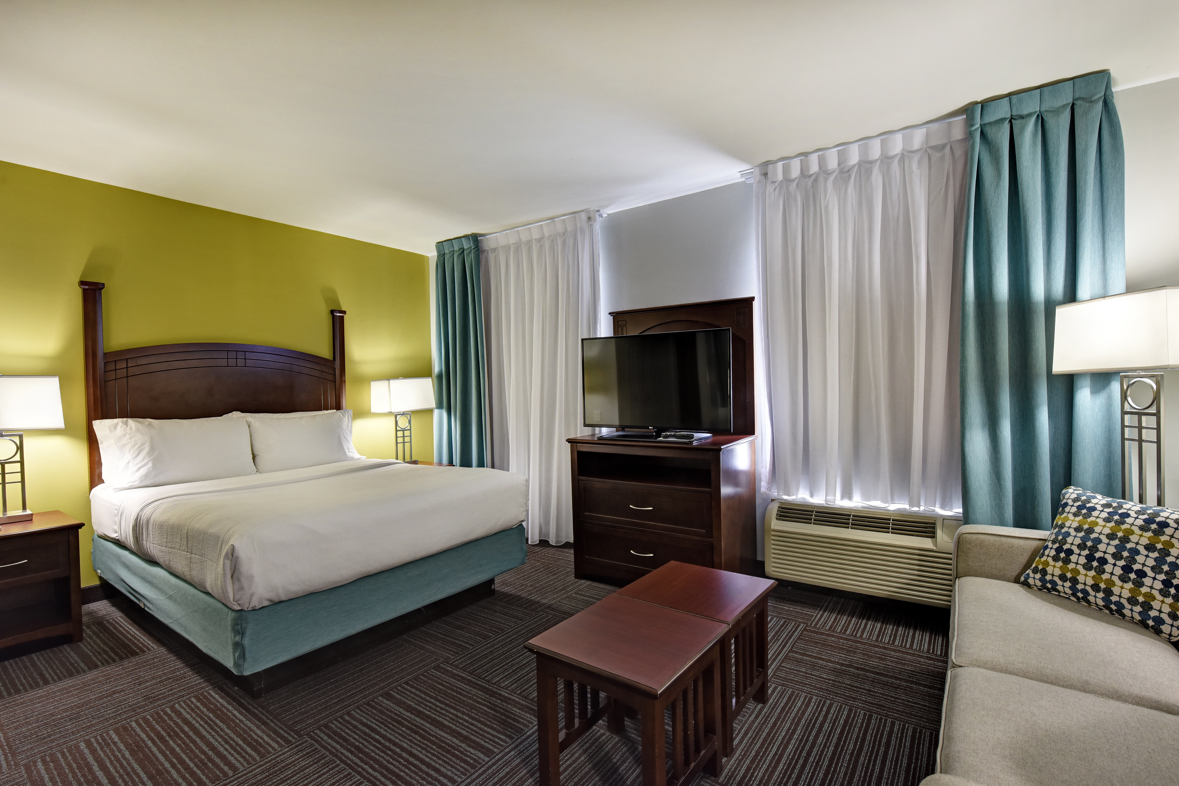 STAYBRIDGE SUITES GUELPH 27/78