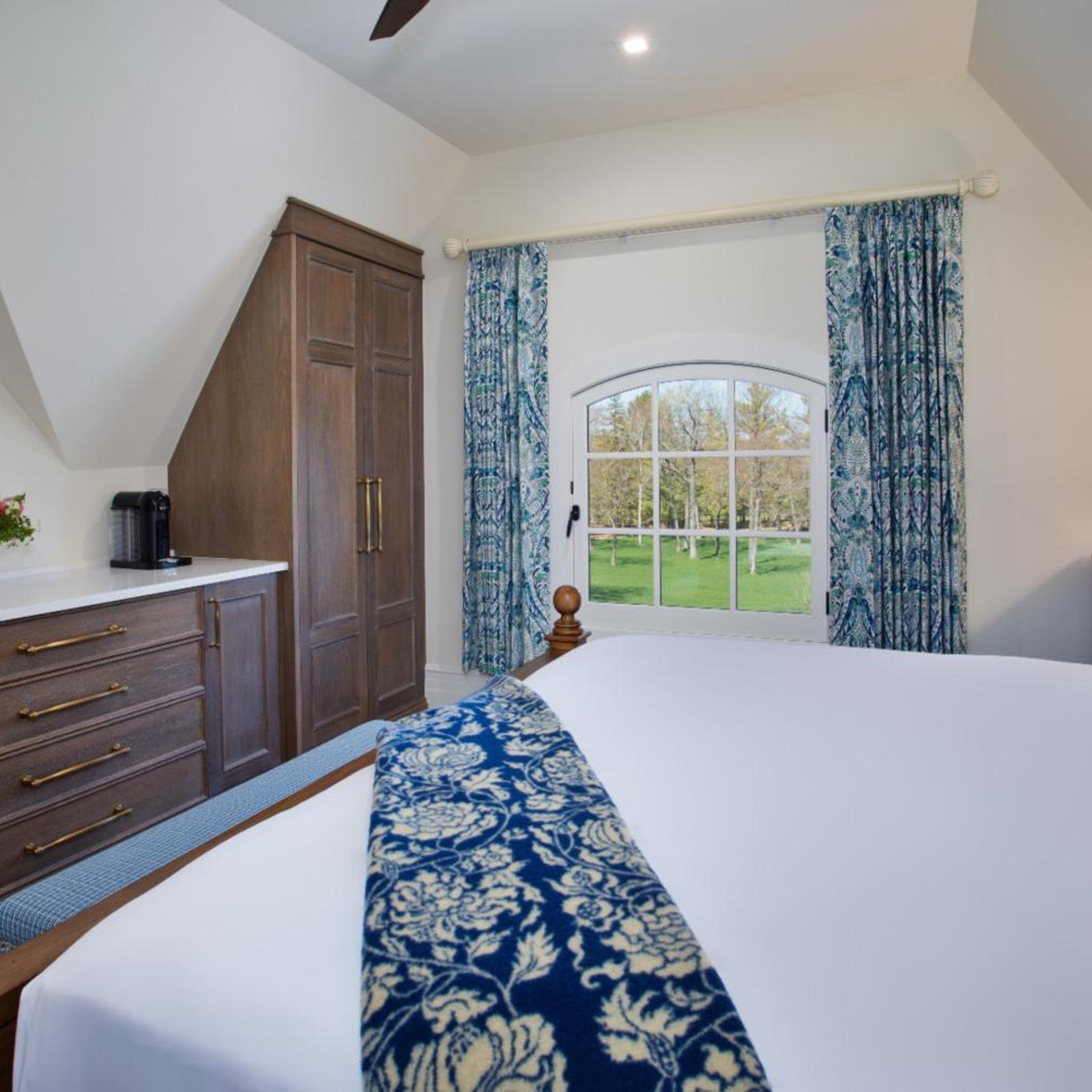 غرفة بسرير كوين، The Inn At Stonecliffe 6/8