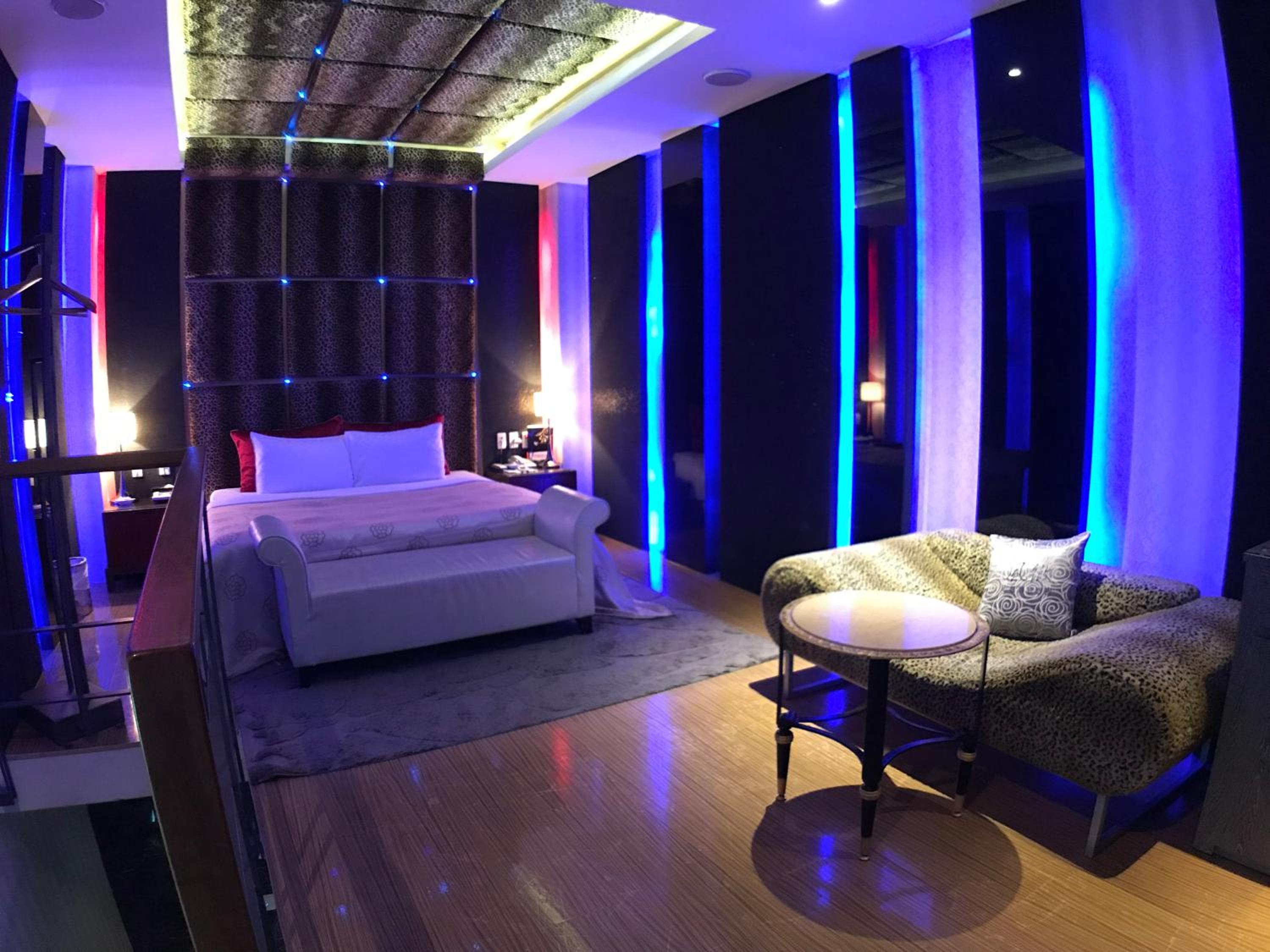 ROOM ASSIGNED ON ARRIVAL