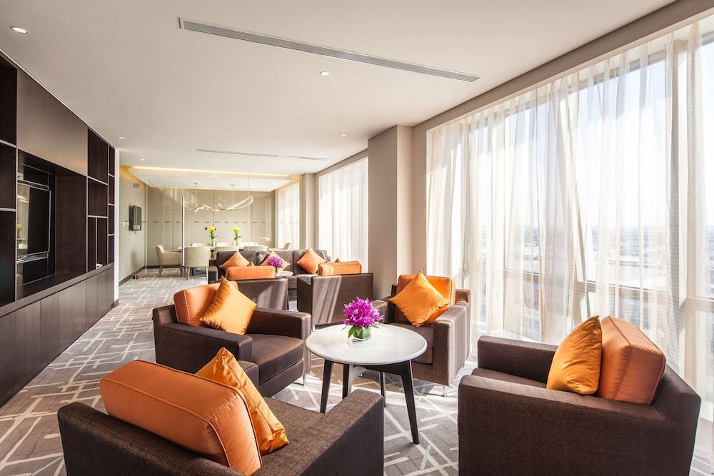 Radisson Exhibition Center Shanghai 34/65