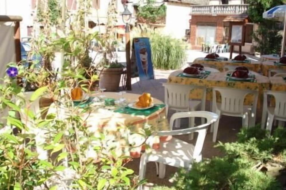 L AUBERGE AUX PORTES DE CONQUES 25/29