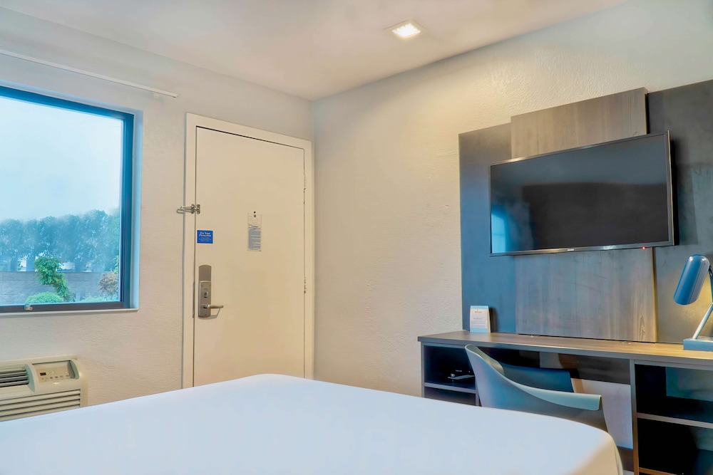 Motel6 El Monte, CA - Los Angeles 29/59