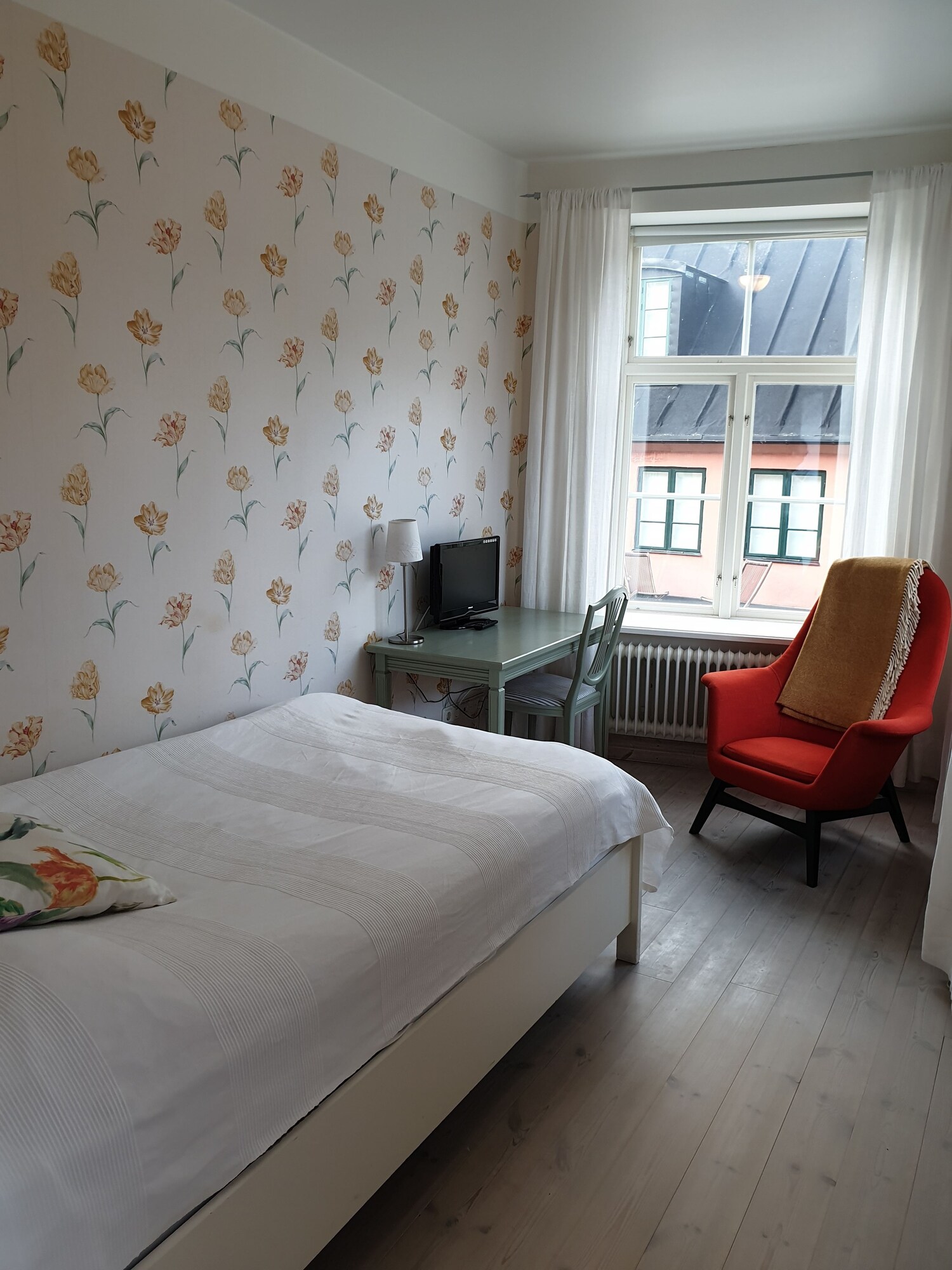 ROOM, DOUBLE BED