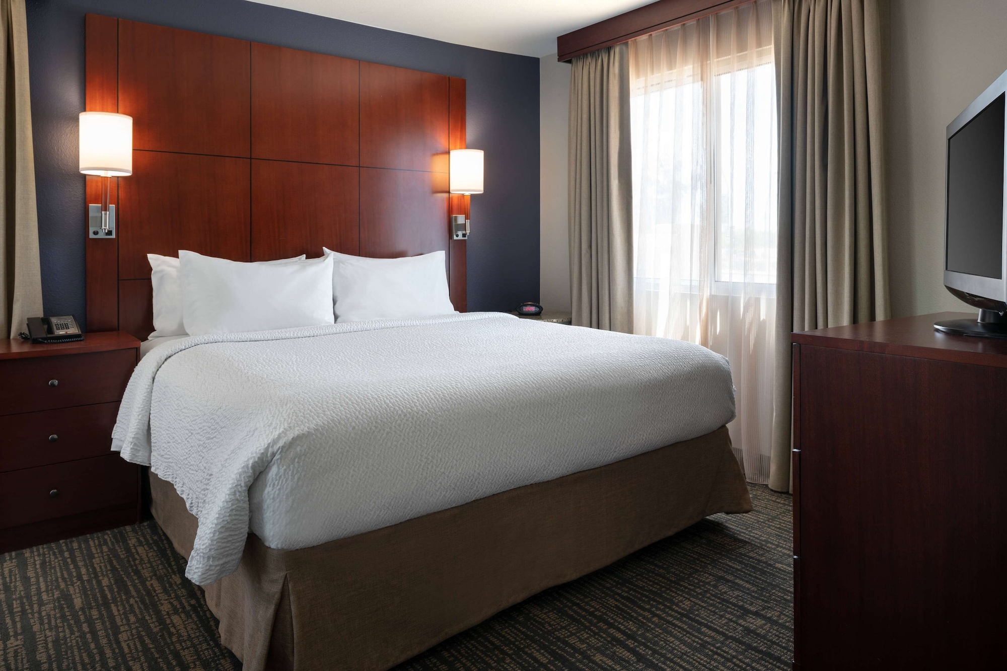 2 BEDROOMS, SUITE, 2 KING BEDS