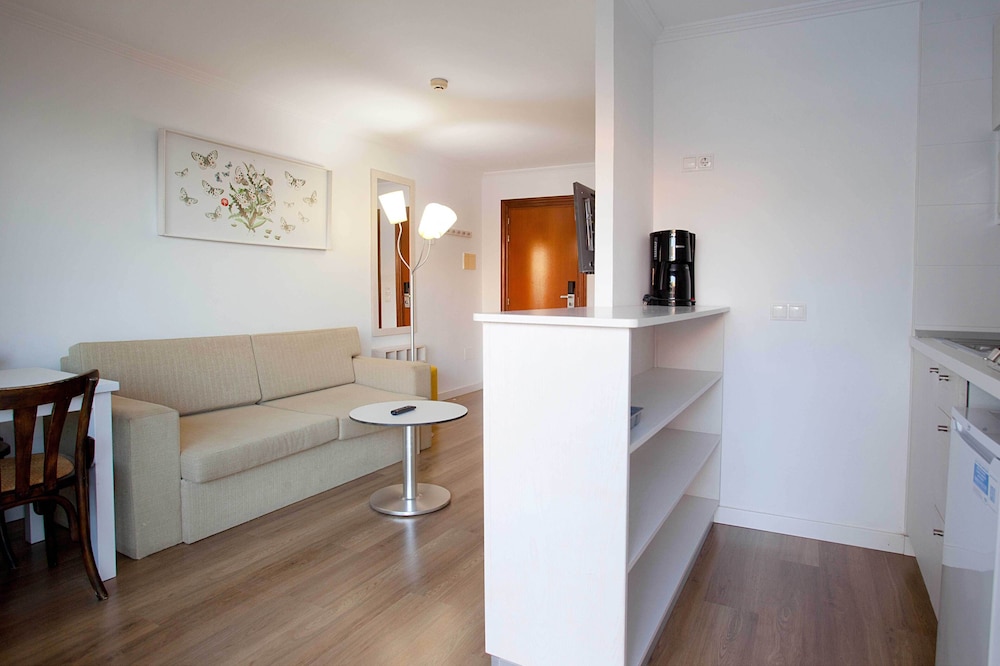 Palma Beach Hotel Apt 32/34