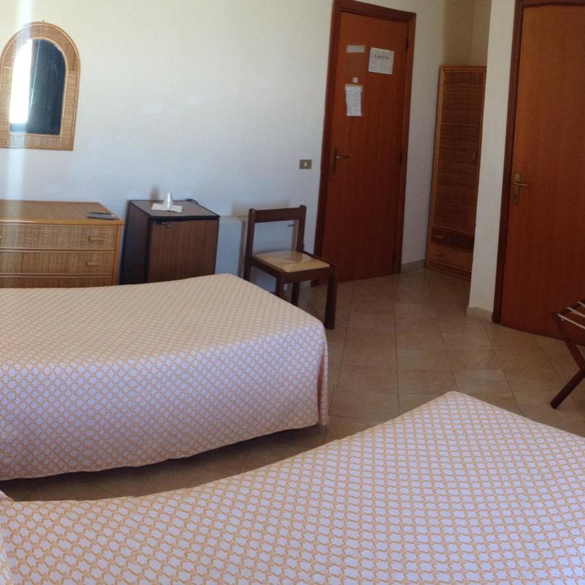 غرفة بسرير مزدوج أو سريرين منفصلين، Hotel Miramare Garzia 2/5