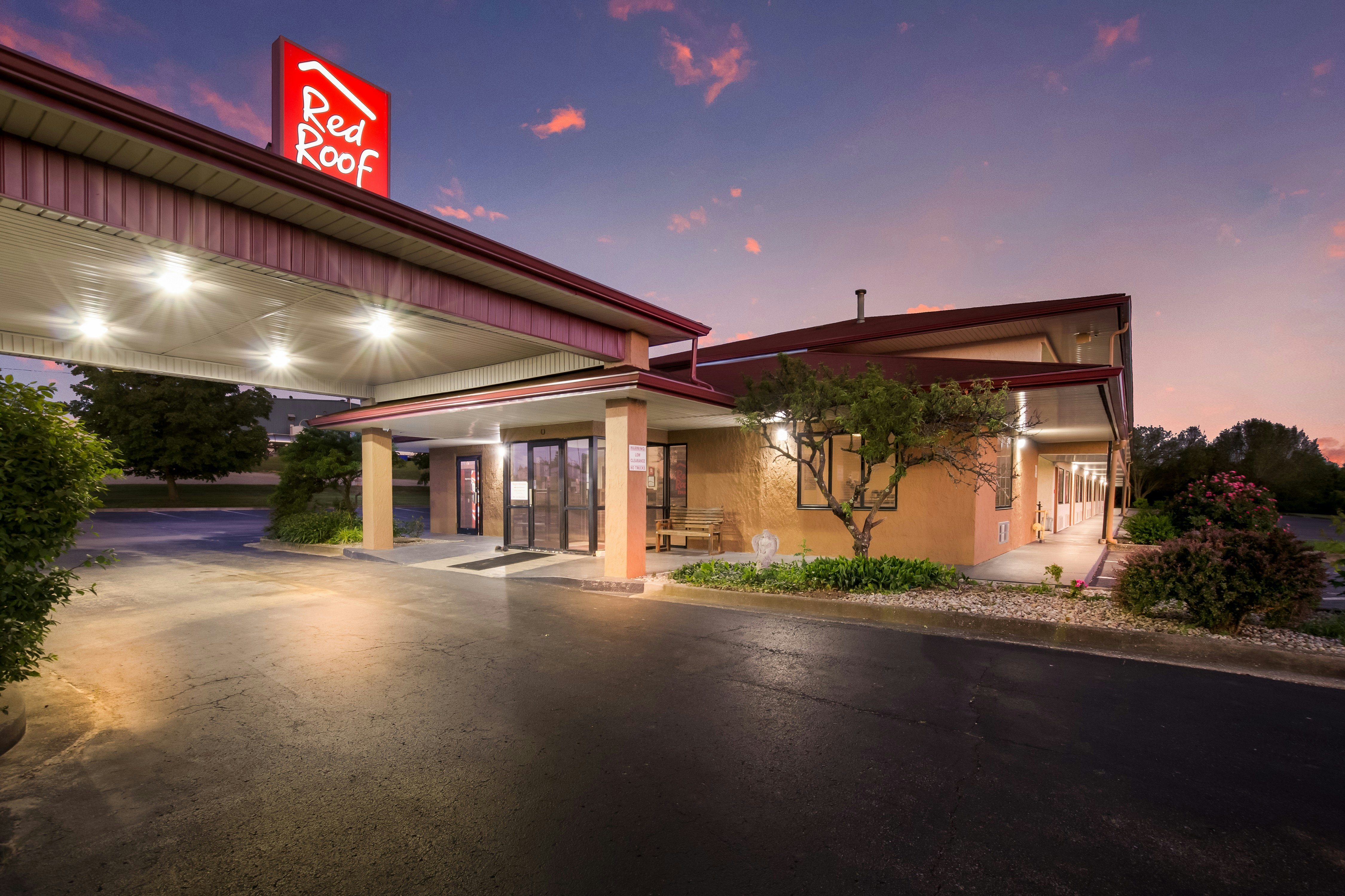 Red Roof Inn Shelbyville 7/32