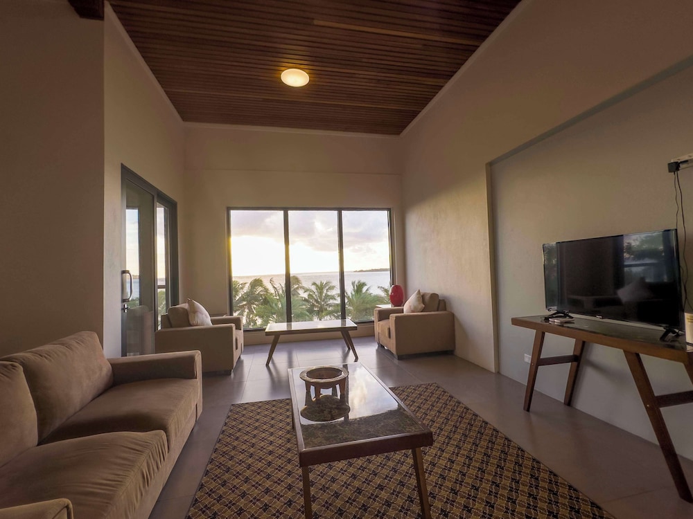 Ramada Suites by Wyndham Seafront Coral Coast 51/60
