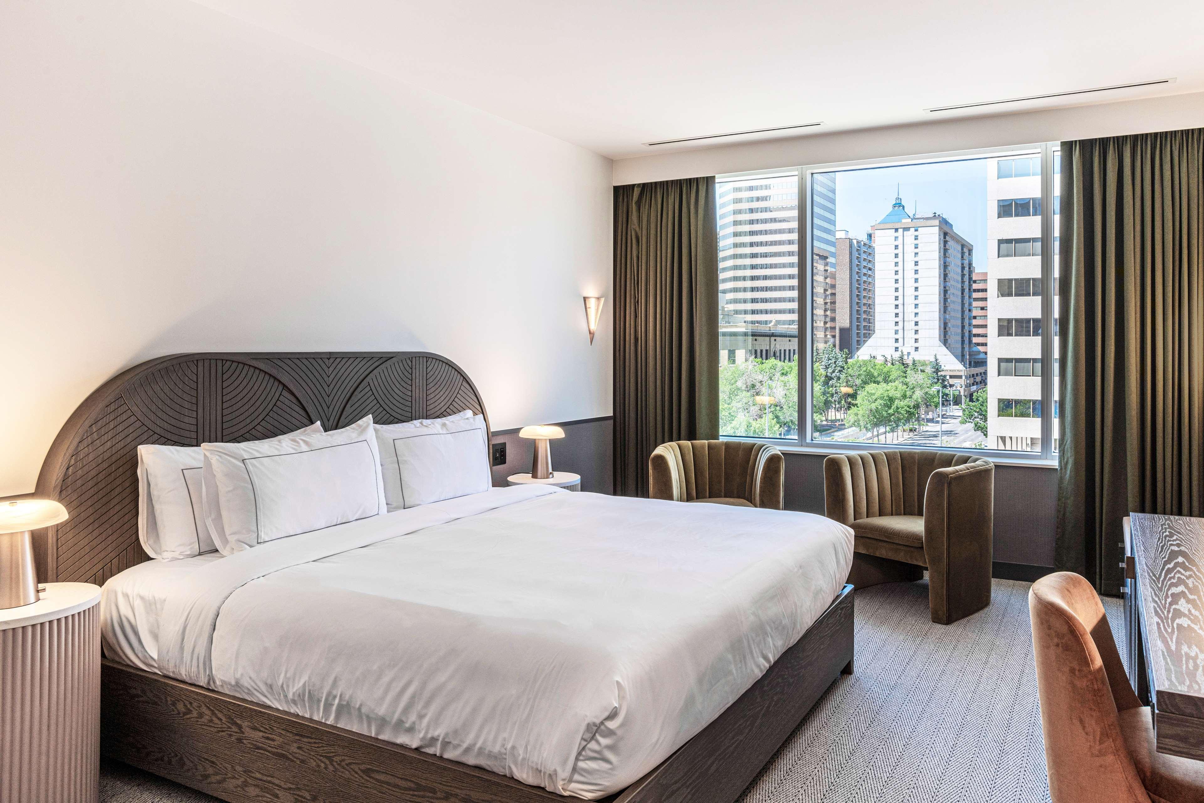 Deluxe, King Bed, City View