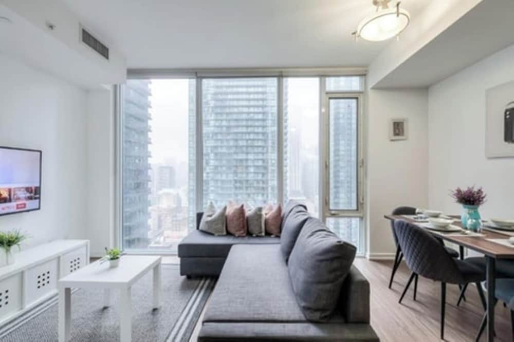 Peter Street Downtown Toronto Suites 10/13