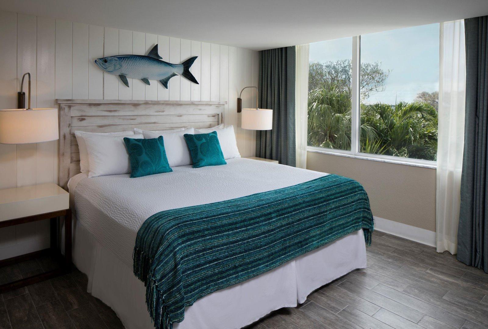 Guest Room, 1 King or 2 Queen Beds, with View, Balcony