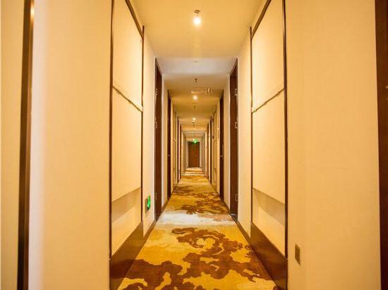 S One Hotel 22/36