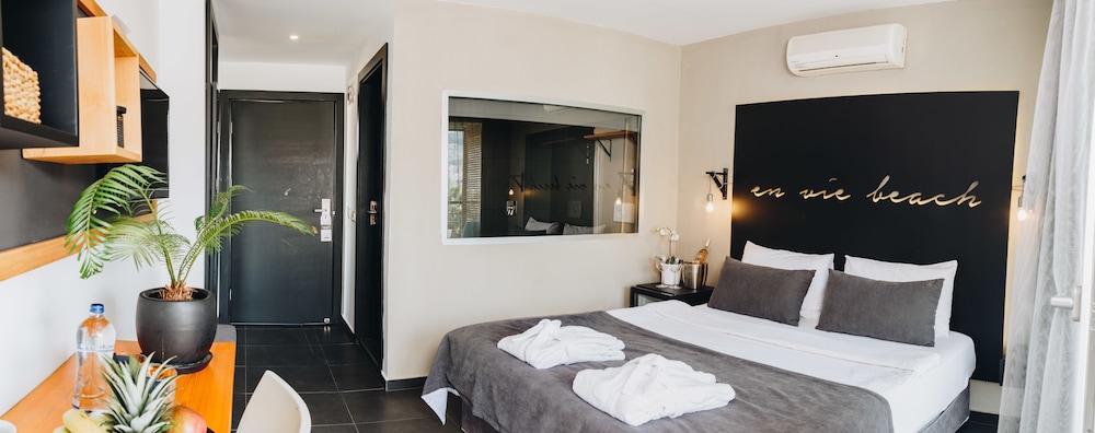En Vie Beach Boutique Hotel-Adult Only 12/78