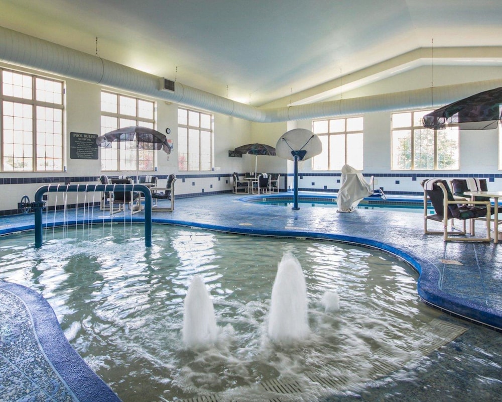 Comfort Inn And Suites Madison North 10/45