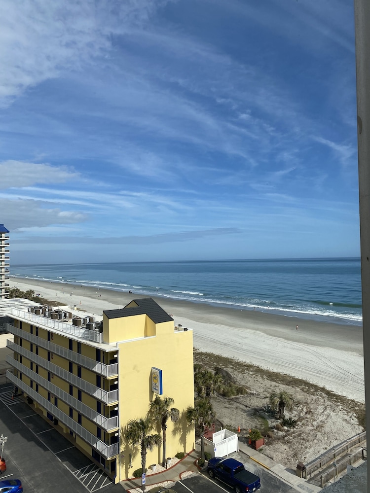 North Shore Oceanfront Resort Hotel 75/80