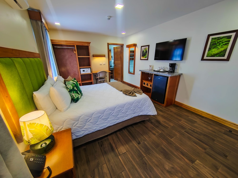 Monteverde Rustic Lodge 10/50