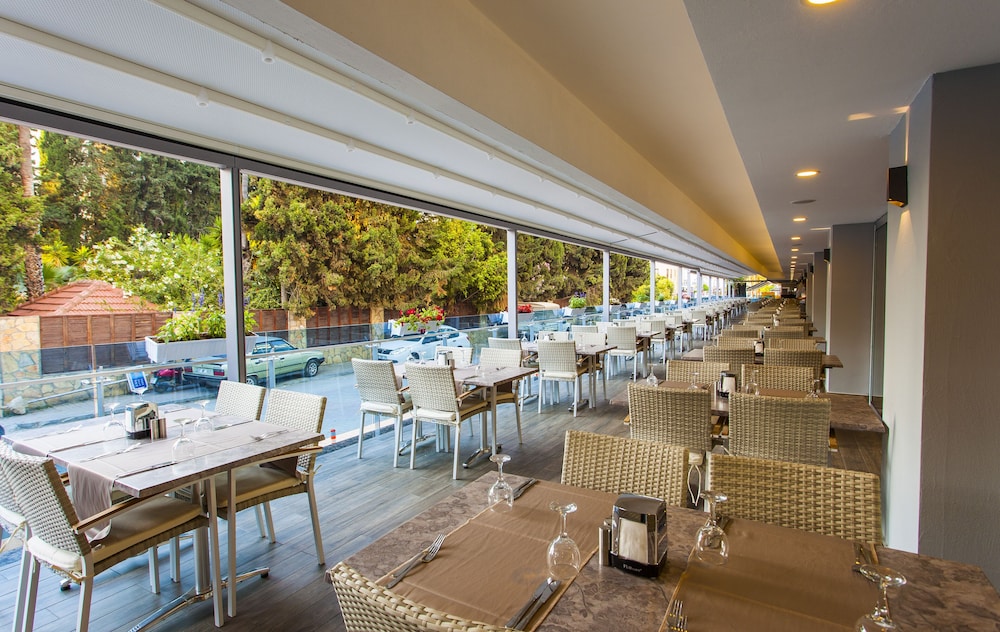 Avena Resort and Spa Hotel 57/68