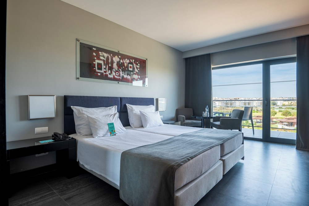 SUPERIOR, DOUBLE OR TWIN BED