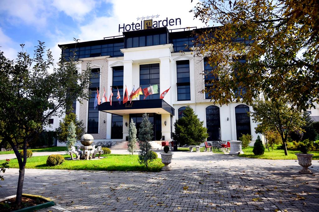 Garden Hotel Pristina 17/18