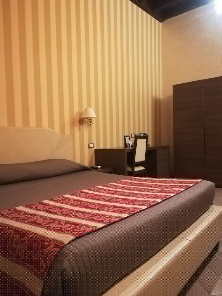Excellence Suite 24/70