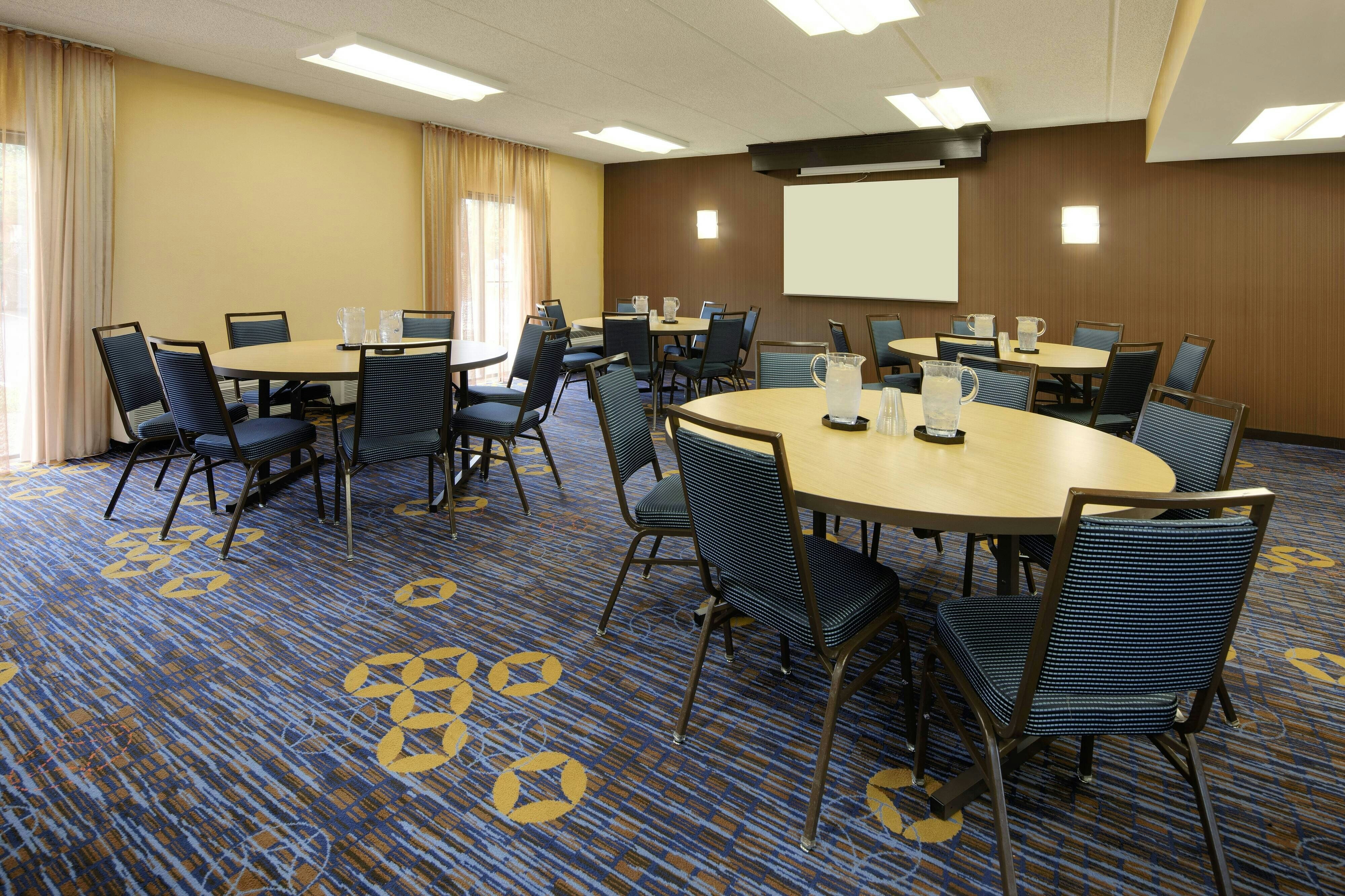 Courtyard By Marriott Atlanta Marietta I 75 North 15/17