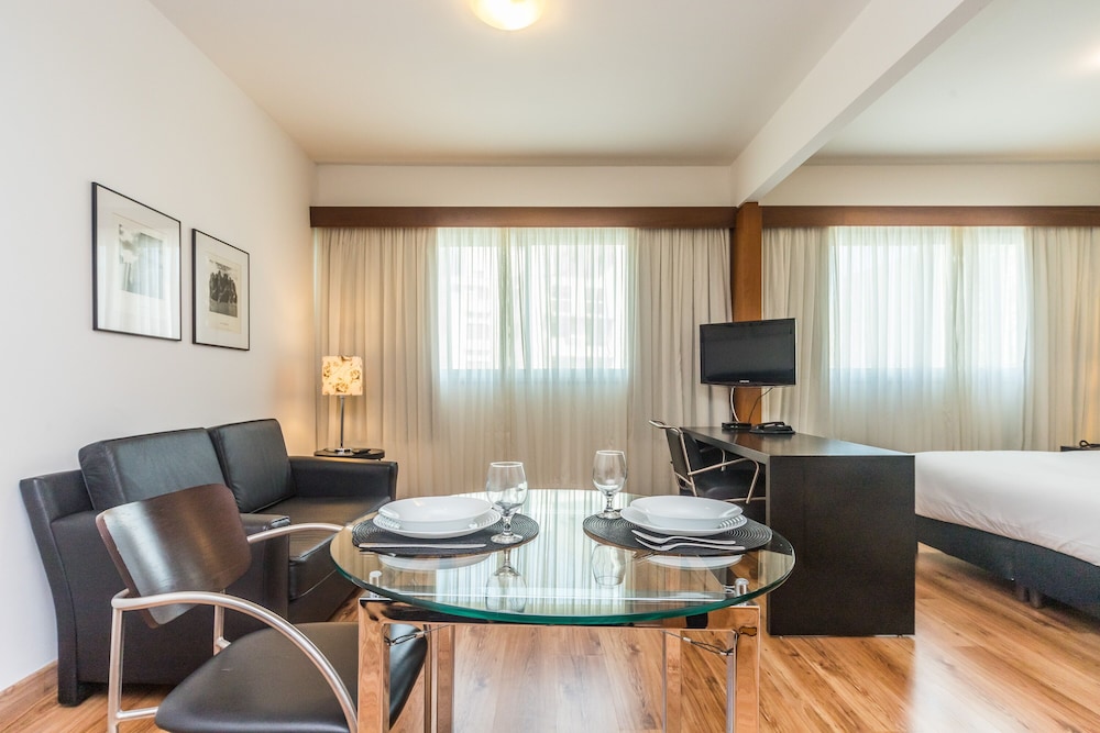 Paraiso Suites by Charlie 40/49