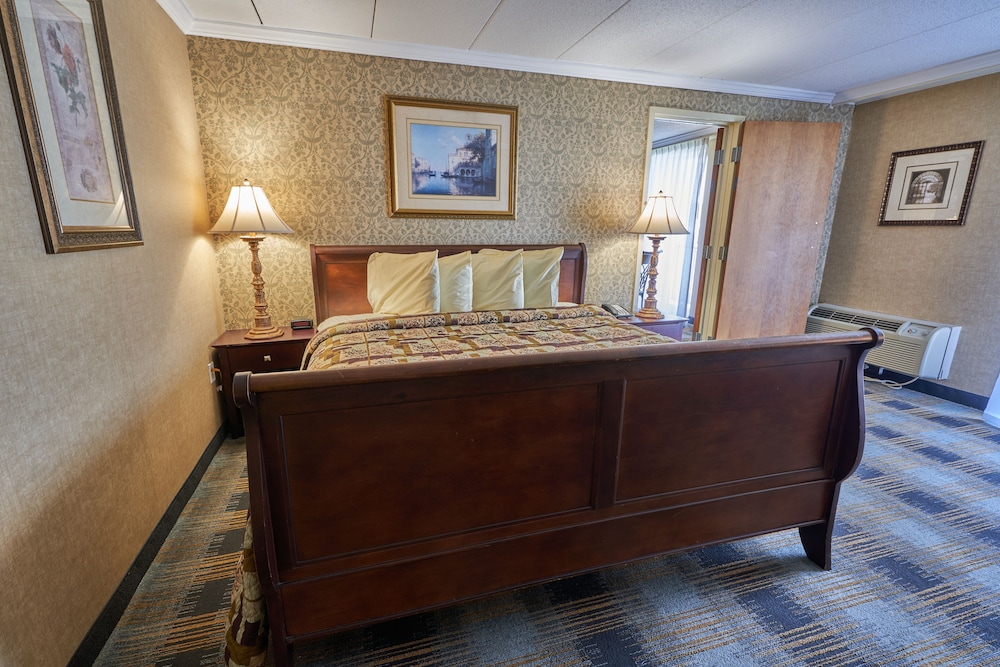Riverview Inn & Suites 8/69