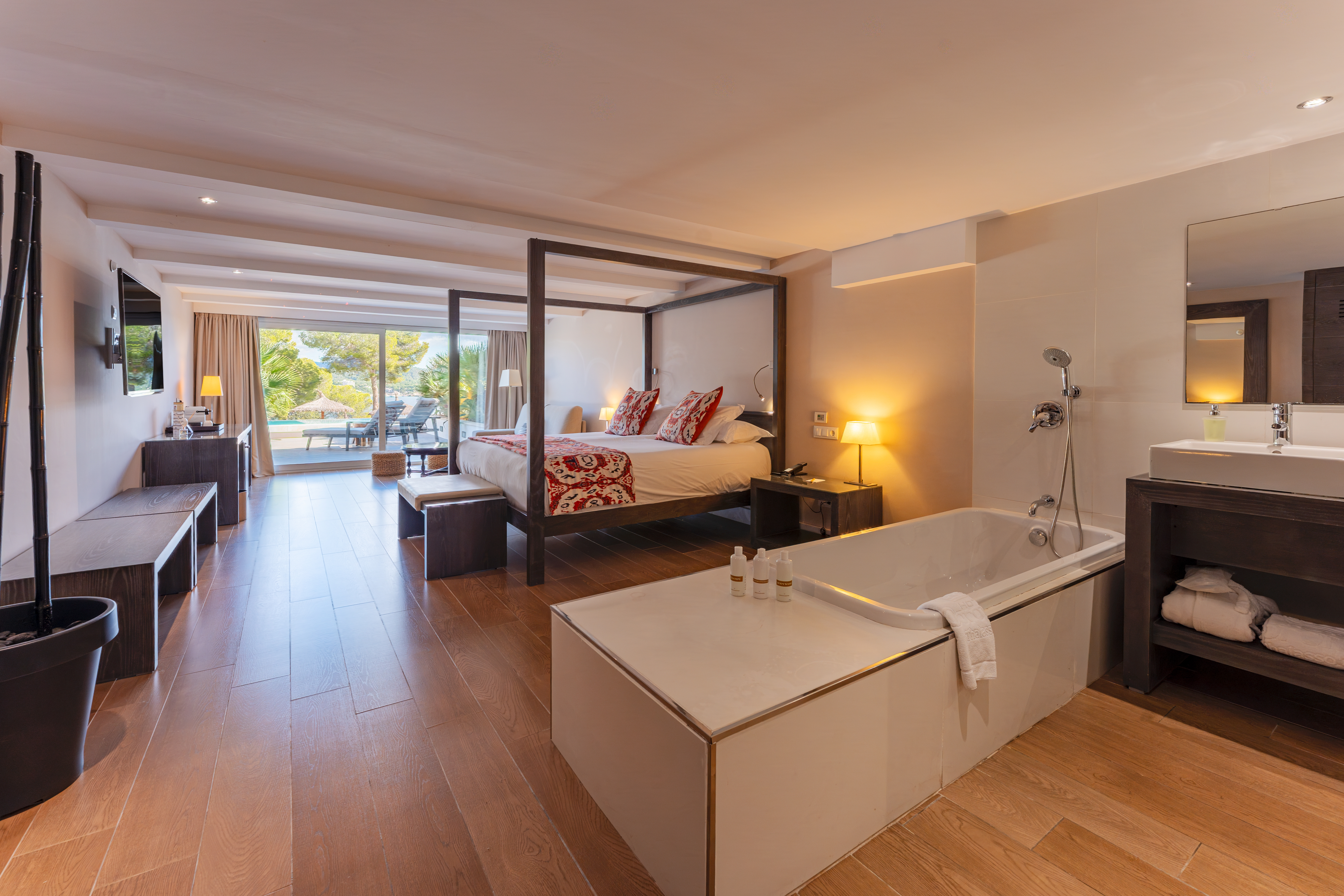 Pool, Suite, Sea View
