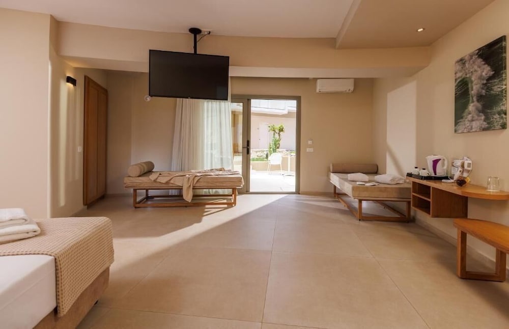Malia Bay Beach Hotel And Bungalows 53/71