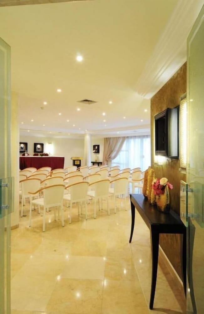Hotel Du Parc 3/32