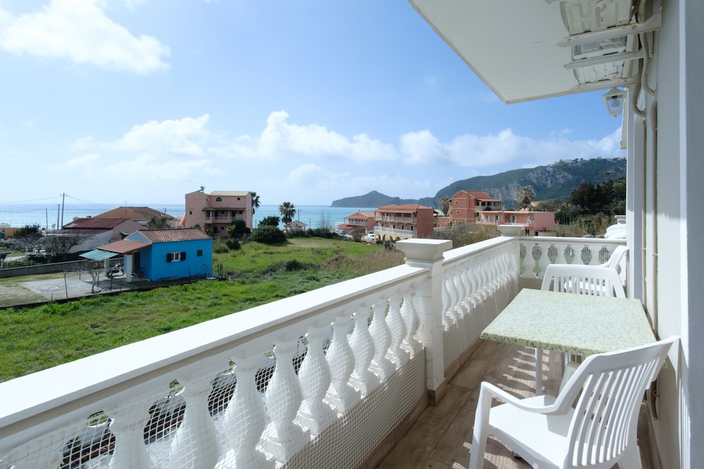 Akis Villa 40/45