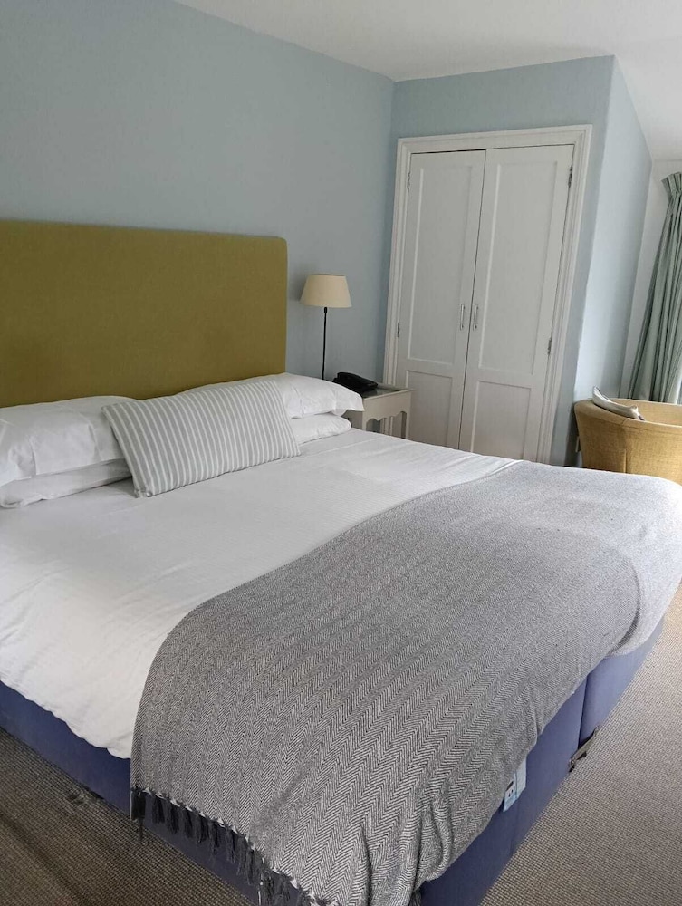 The Lugger Hotel 25/70