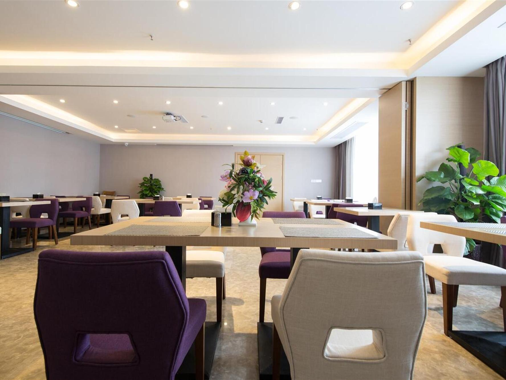 Lavande Hotels Chongqing (Qijiang Railway Station Mingyang Plaza) 42/54