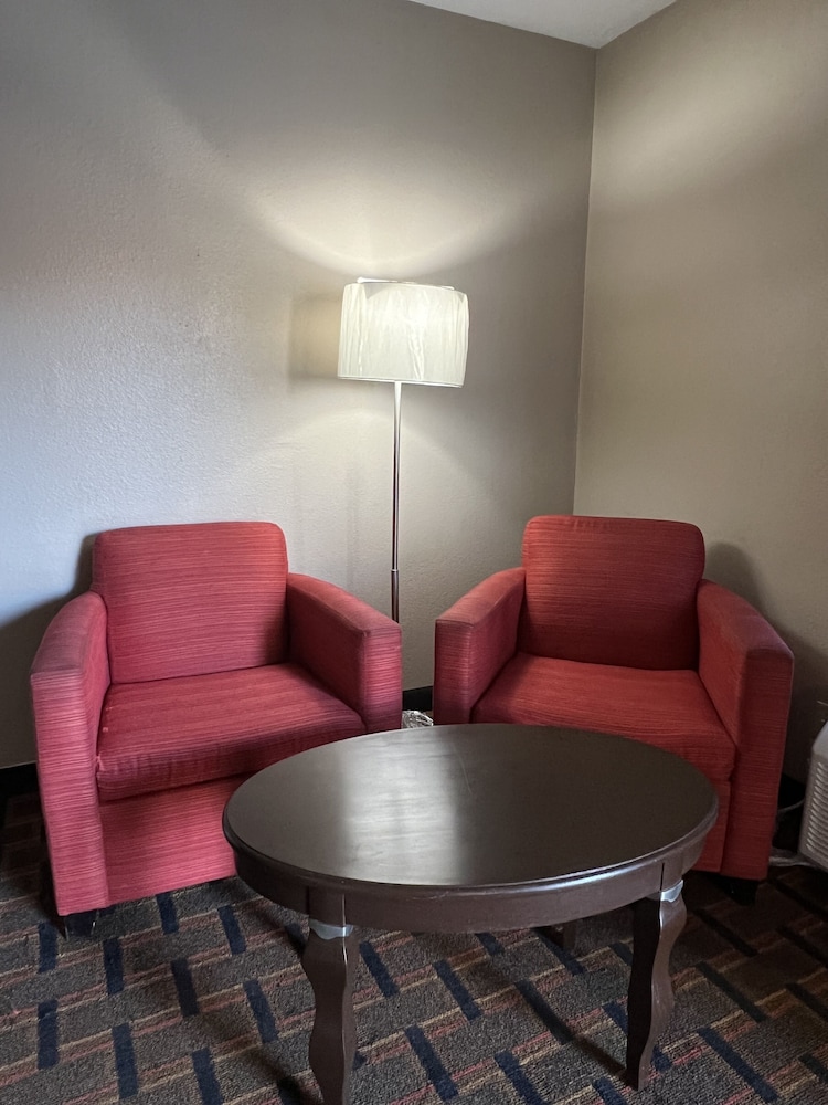 Super 8 by Wyndham Norcross/I-85 Atlanta 15/21