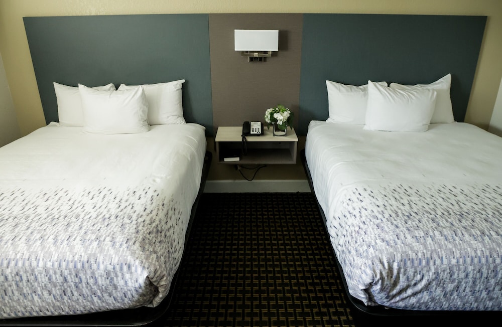 Sea Breeze Inn 16/64