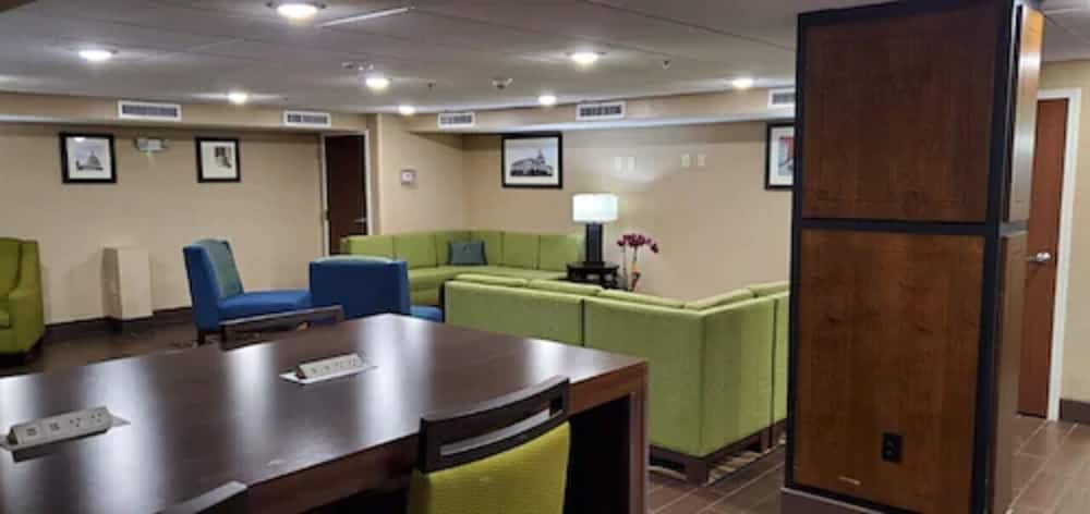 Comfort Inn Oxon Hill - National Harbor 10/31
