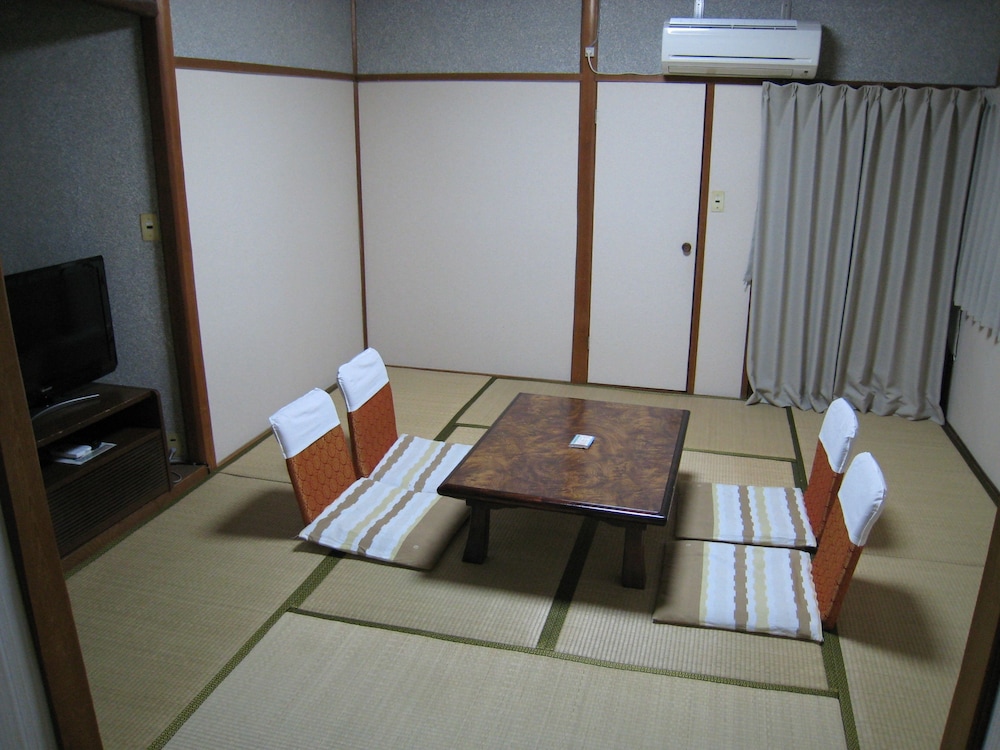 Eco Dogo - Hostel 8/19