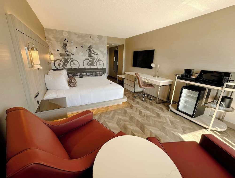 Coast, King Bed، Coast Victoria Hotel Marina By Apa 6/8
