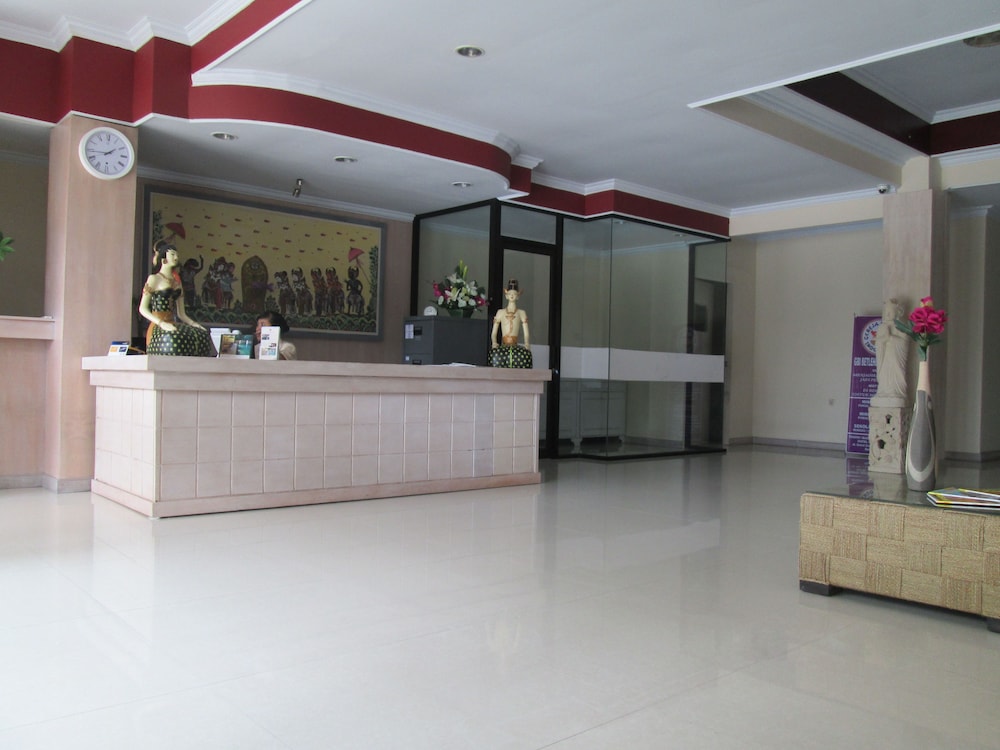 Puri Saron Denpasar 8/68