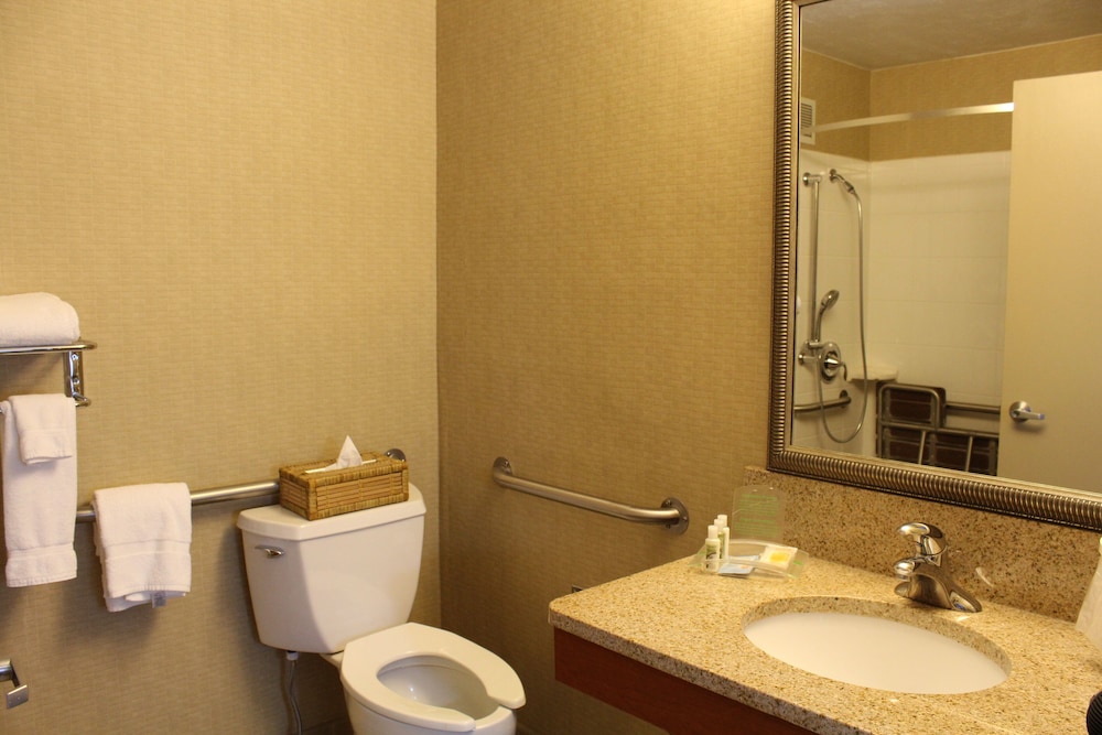 Field & Stream Lodge Bozeman 53/53
