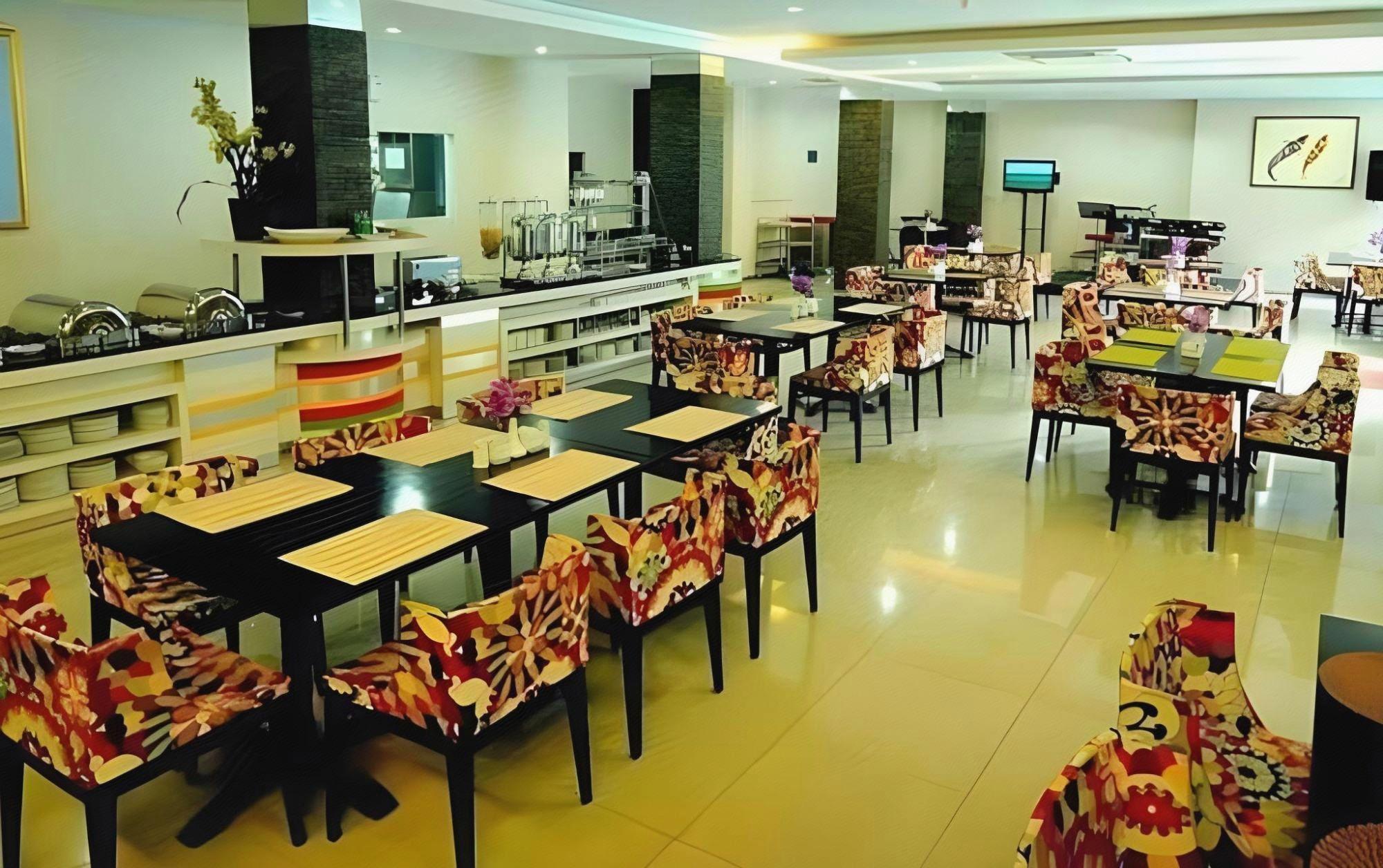 Swarna Dwipa Hotel 44/54
